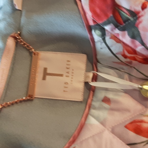 Limited edition ted baker coat last price 450$ - Picture 6 of 12